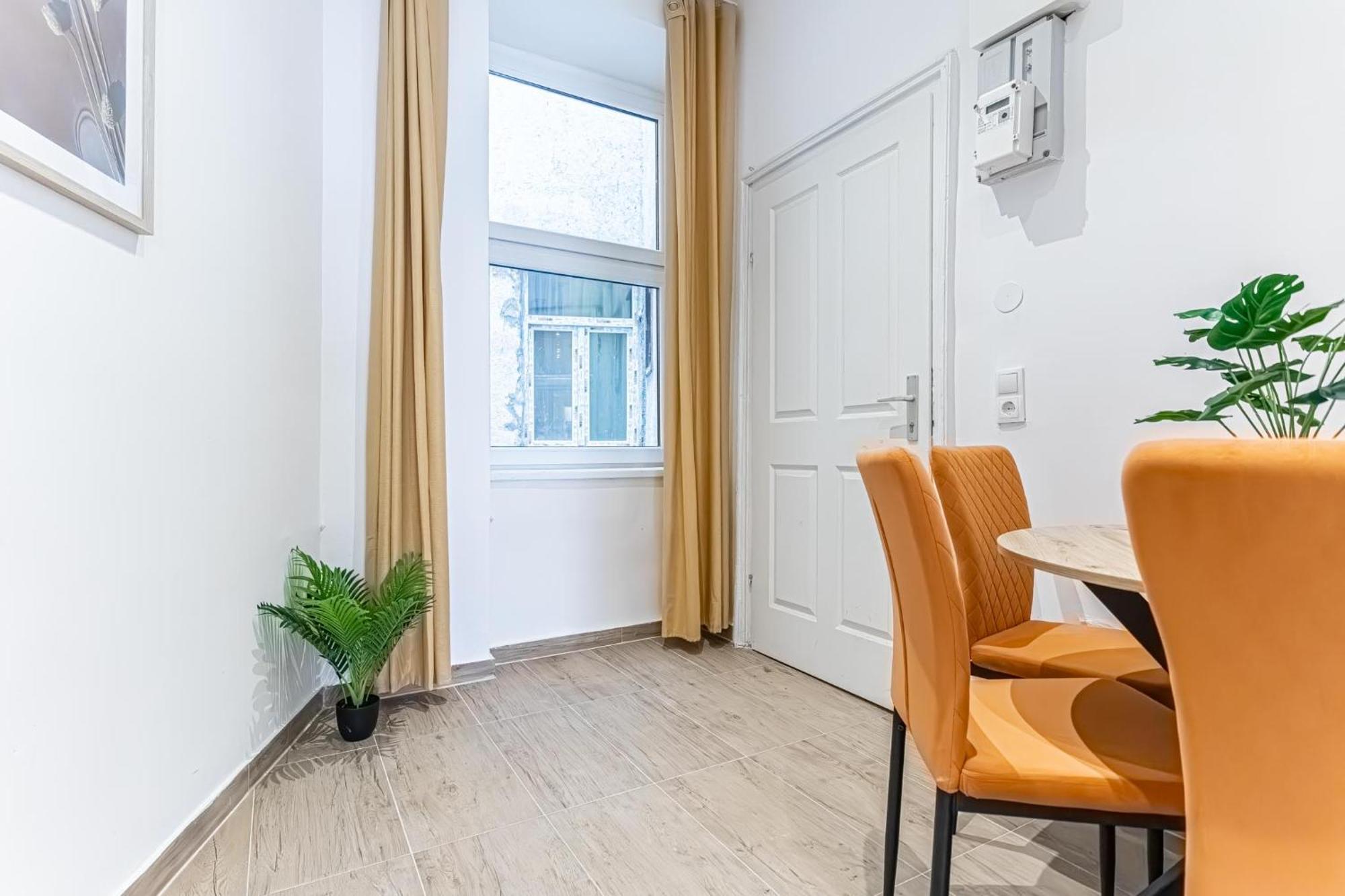Cost Effective City Life 1Br In Classic Building Wien Exterior foto